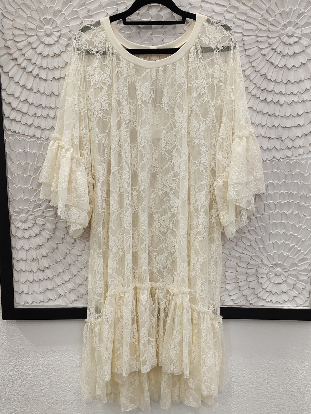 Lace Ruffle High-Low Tunic Layering Top - Cream - Picture 3 of 10